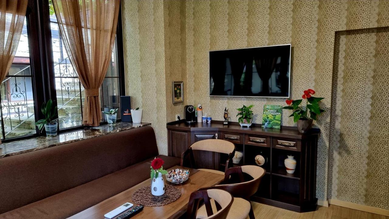 Семеен Хотел Чардаците Lovetj Eksteriør billede